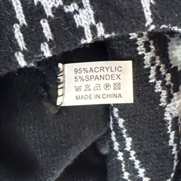 Unisex Black Spider Web Mask Beanie Fold Up
Cuff One Size Fits Most NEW - Picture 8 of 8